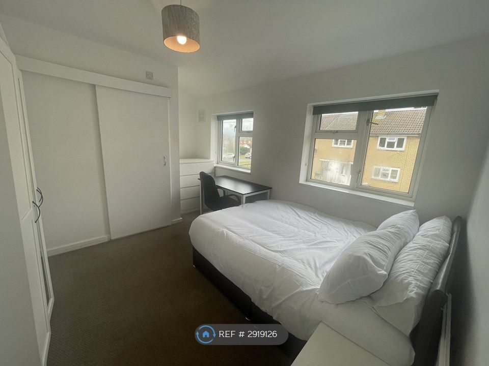 Property photo 1 of 14 Your Room