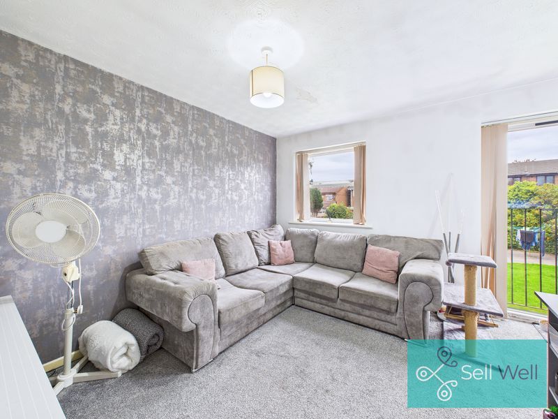 Property photo 2 of 12 Lounge