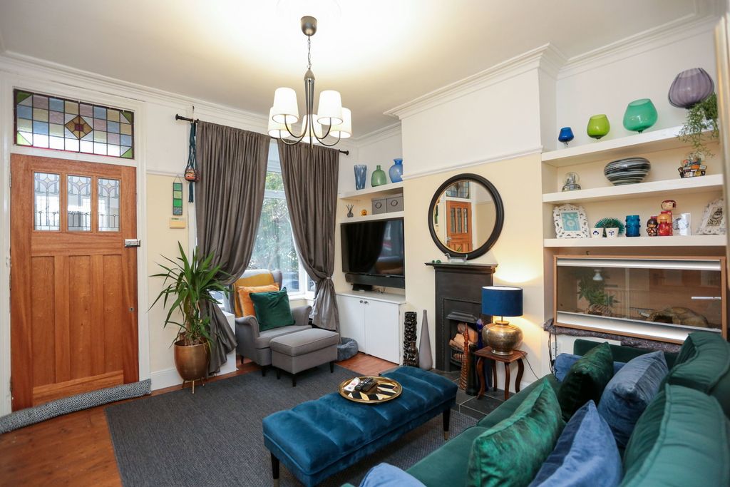 Property photo 2 of 30