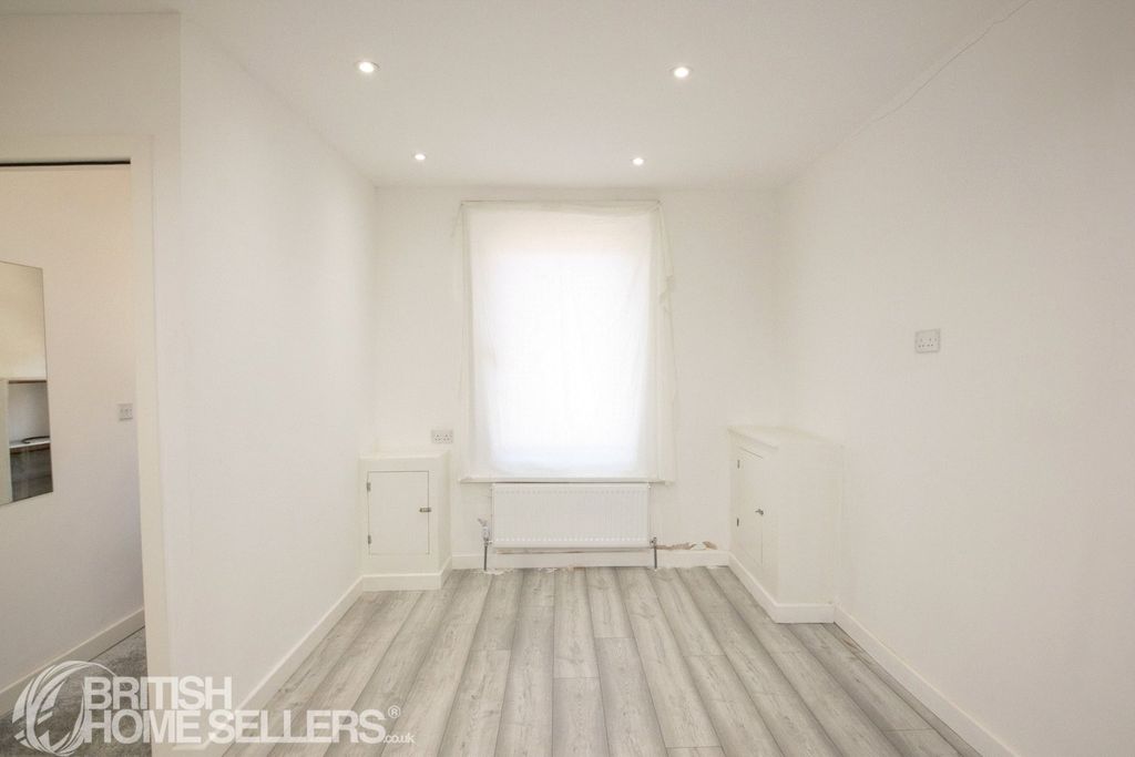Property photo 3 of 10 Picture No. 09