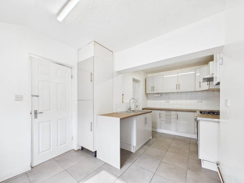 Property photo 3 of 19 Giraffe360-Still005