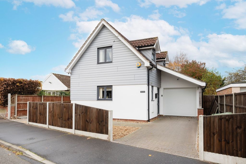 Property photo 1 of 23