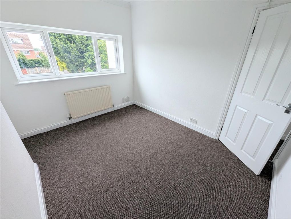 Property photo 2 of 10 1000263381.Jpg
