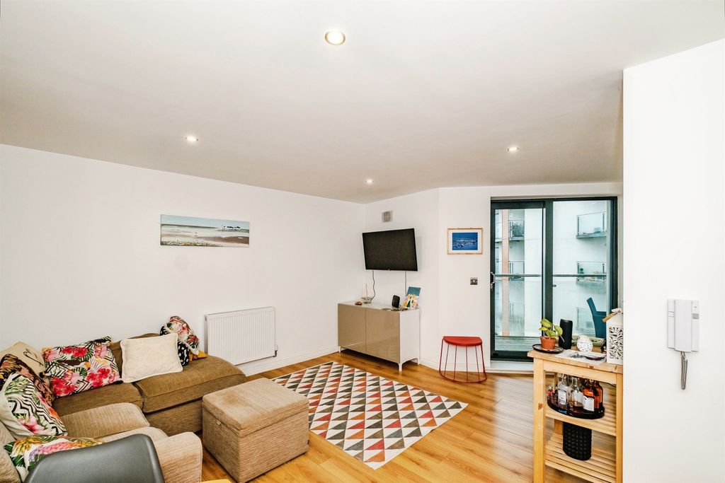 Property photo 3 of 20