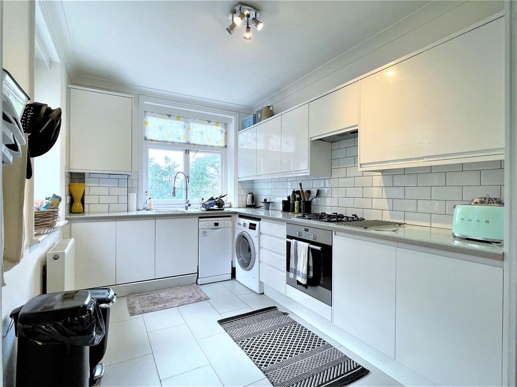 Property photo 3 of 15 Kitchen.Jpg