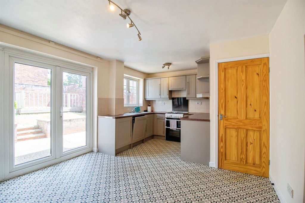 Property photo 2 of 19