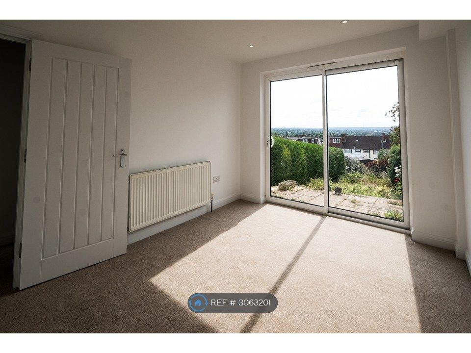 Property photo 2 of 25