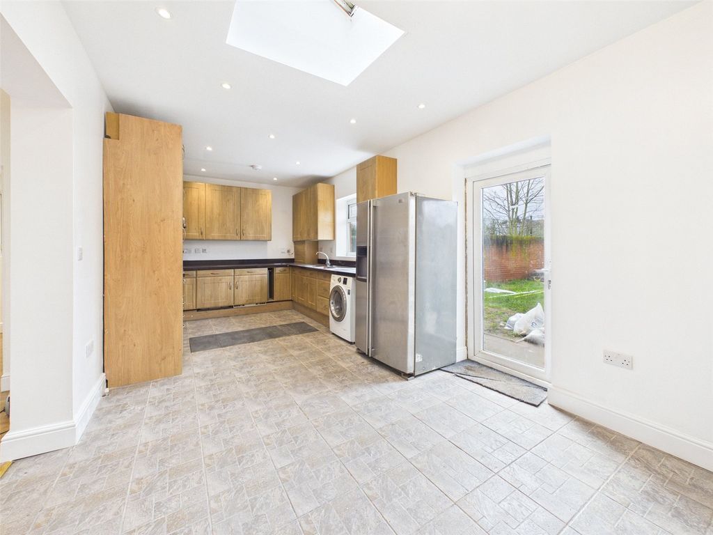 Property photo 3 of 11 Picture No. 14