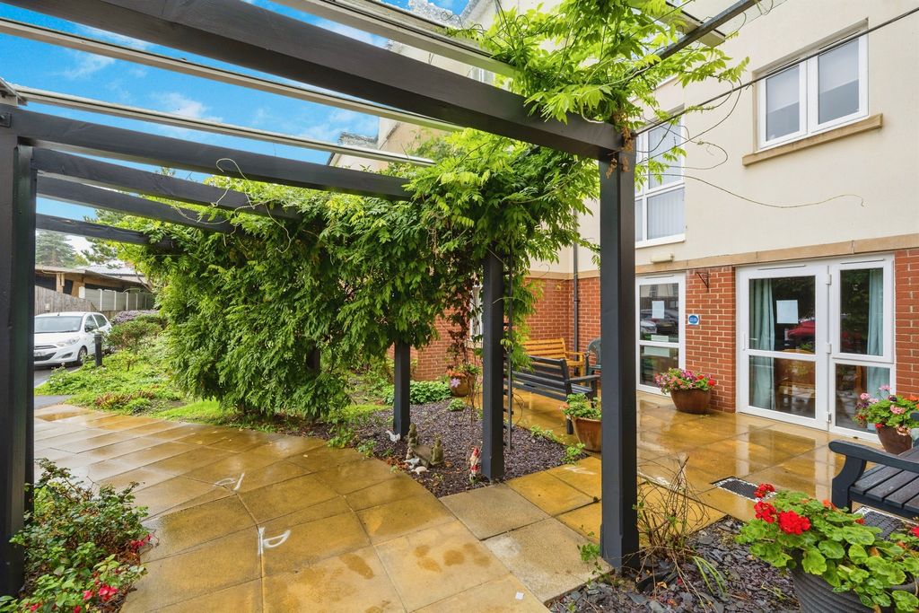 Property photo 2 of 18