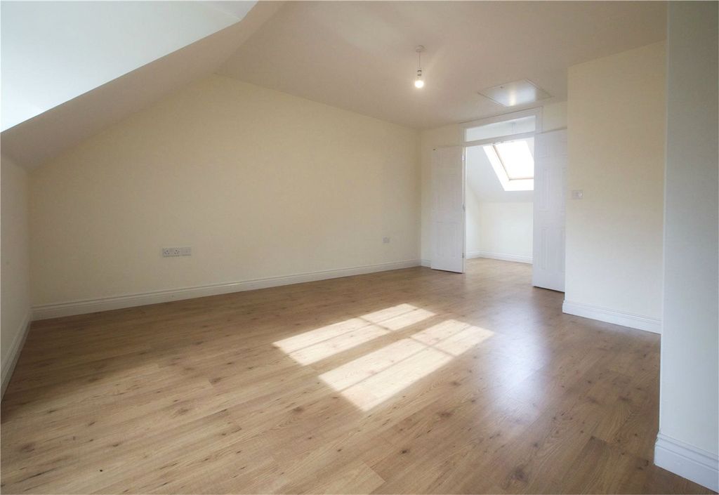 Property photo 3 of 14 Picture No. 17