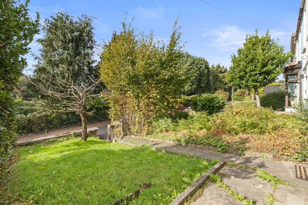 Property photo 2 of 21