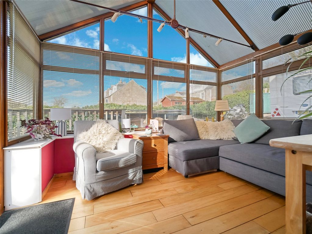 Property photo 2 of 15 Lounge/Conservatory