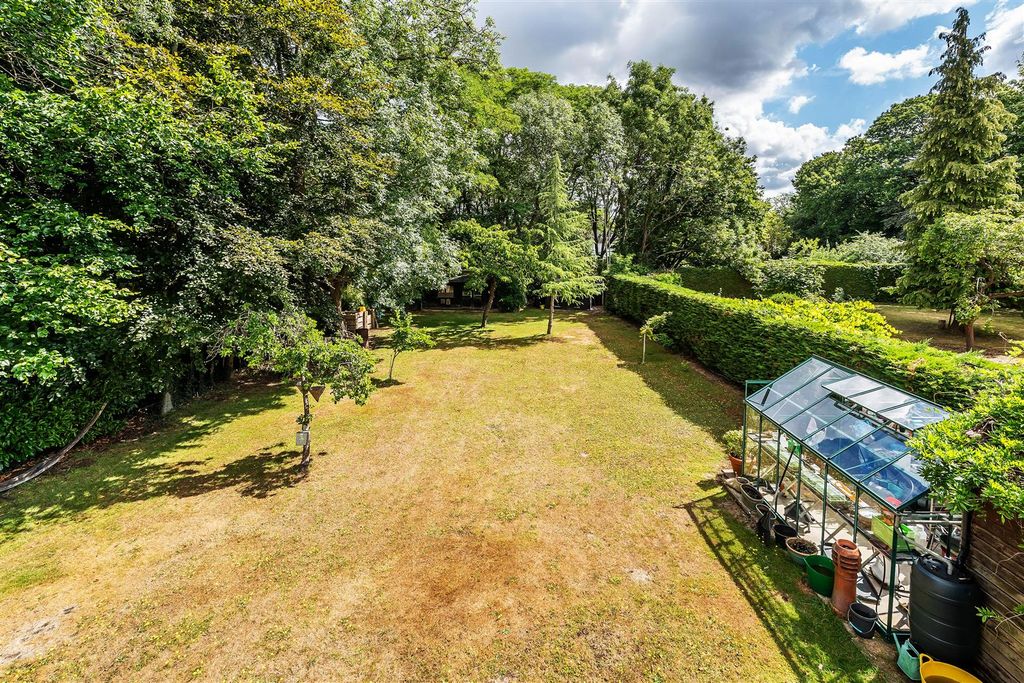 Property photo 3 of 54 21-Onslow-Avenue-16.Jpg
