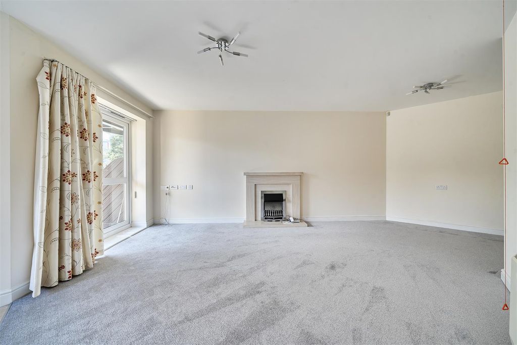 Property photo 3 of 23 1442187-8-69Dcde7615881.Jpg