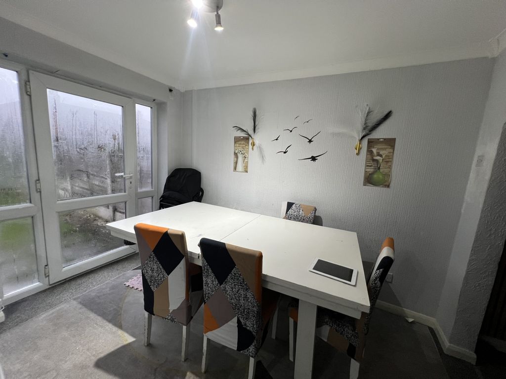 Property photo 3 of 6 Dining Room