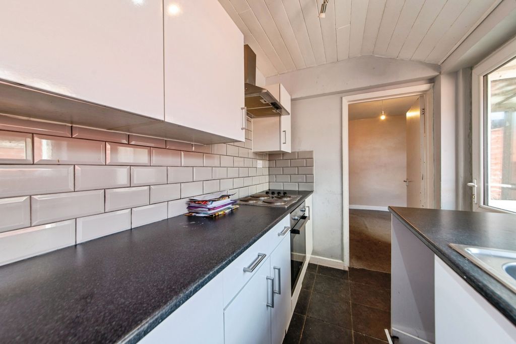 Property photo 2 of 12 Pbox-Img.Jpg