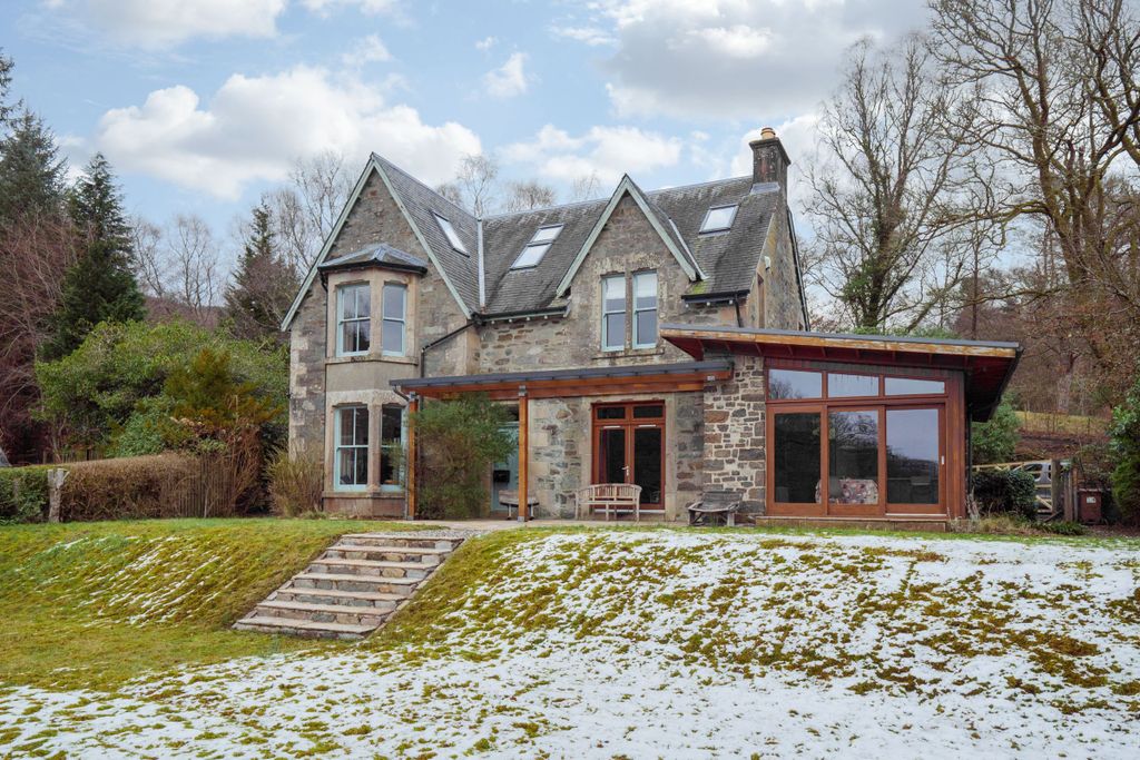 Property photo 2 of 55