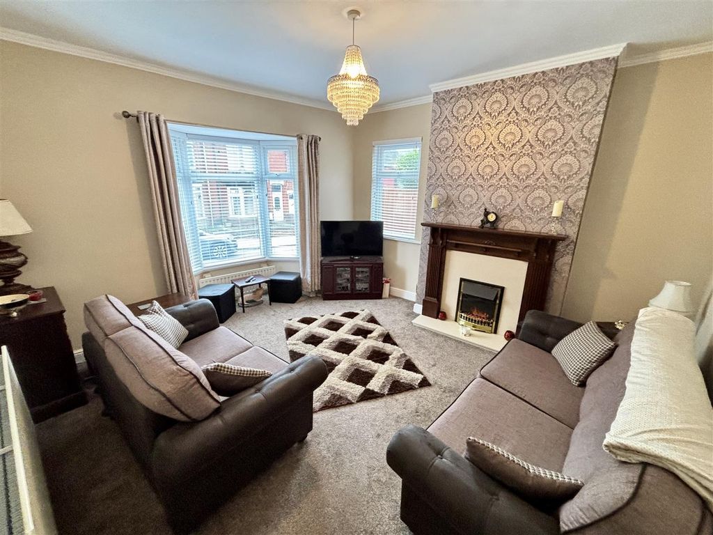 Property photo 3 of 15 Living Room