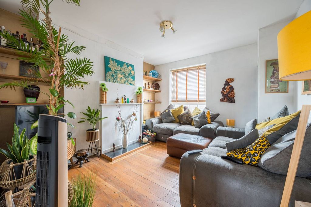 Property photo 2 of 7