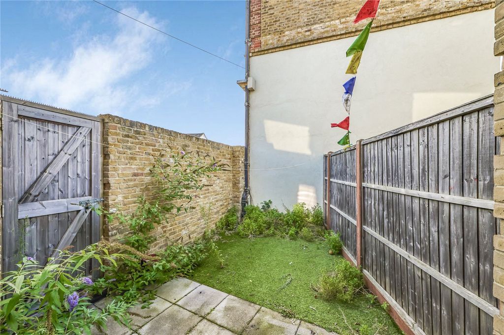 Property photo 2 of 13 Picture No. 21