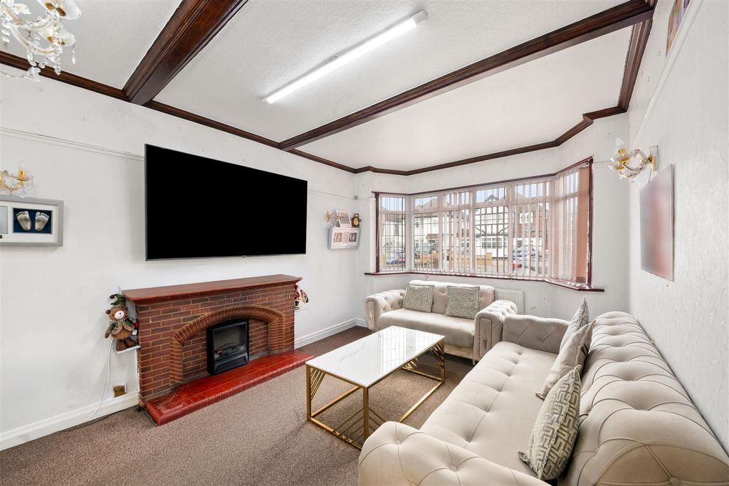 Property photo 3 of 16