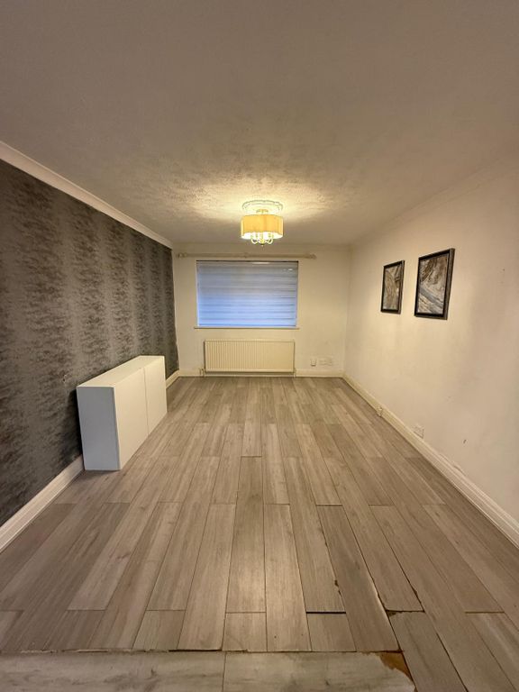 Property photo 3 of 17 Gallery