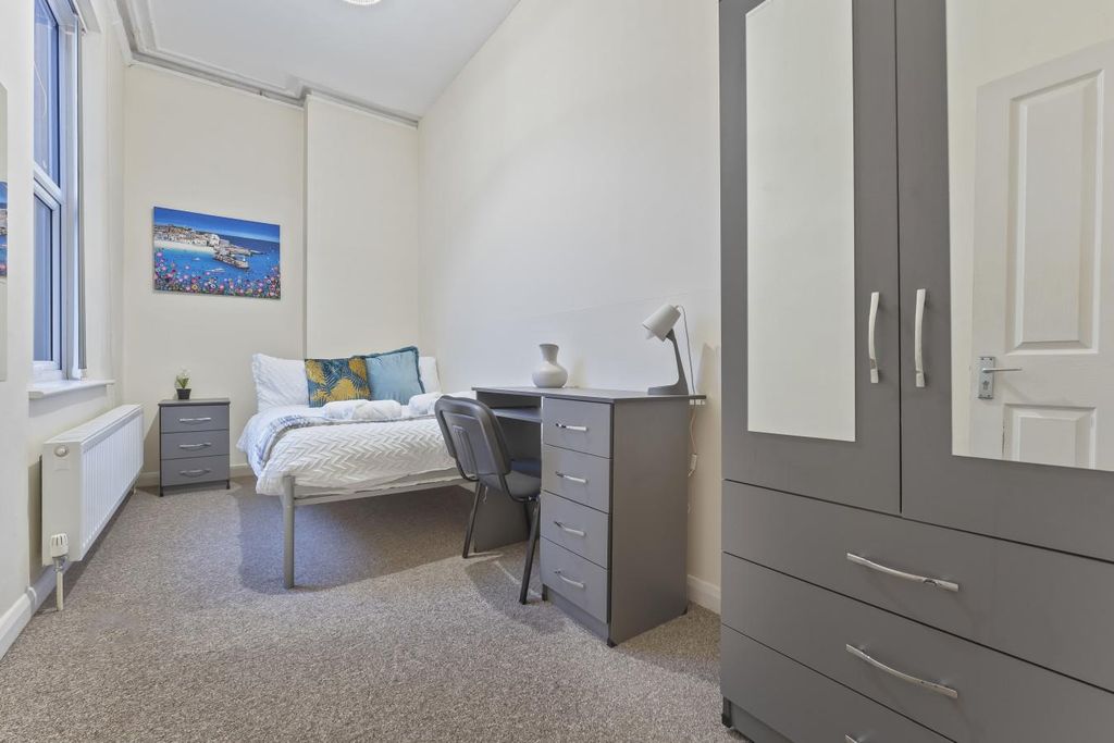 Property photo 1 of 8 65038-357541-U6Ze6Ezmoemrvlsfjbifs9A--1Ejftfid4Gw-