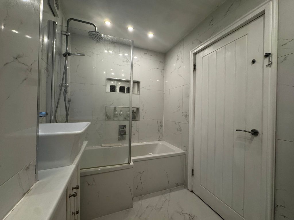 Additional image 8 of 2 bed flat for saleTruss Hill Road, Ascot SL5