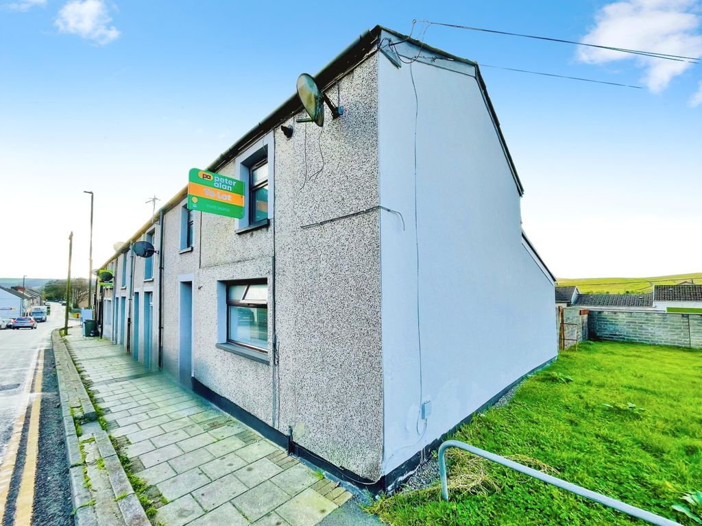 Property photo 1 of 6 External