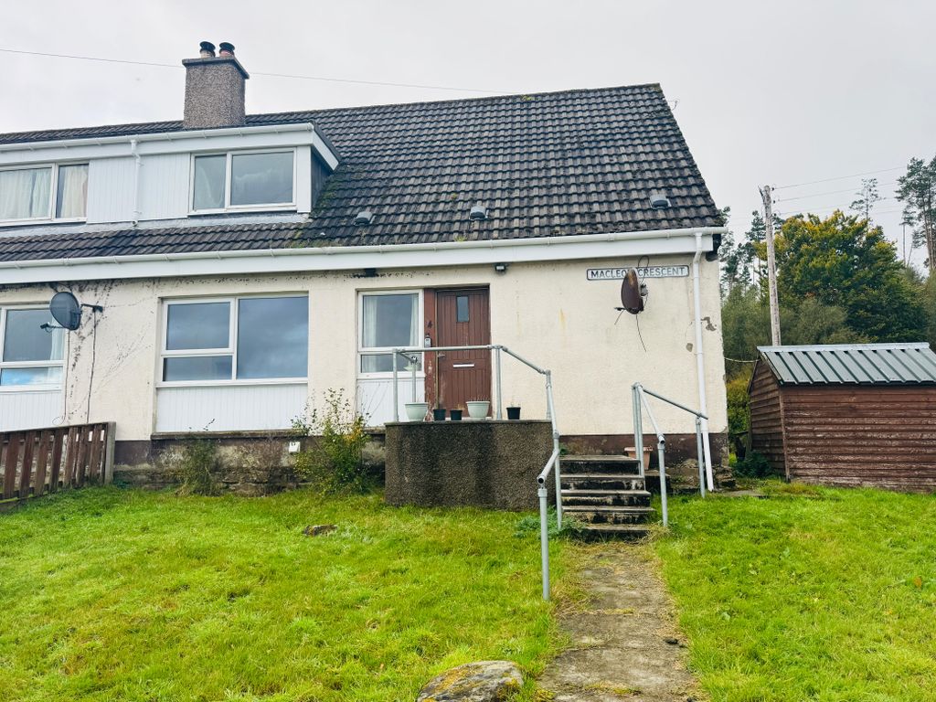 Property photo 2 of 7 Front 2
