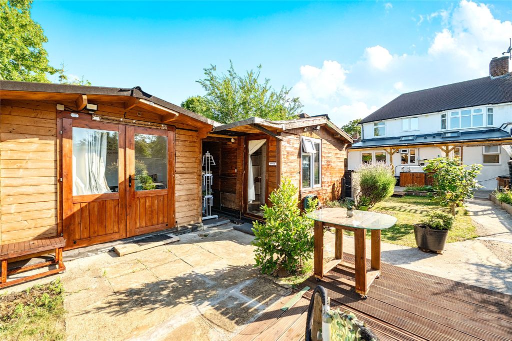 5 bed end terrace house for saleWorcester Close, Mitcham, Surrey CR4