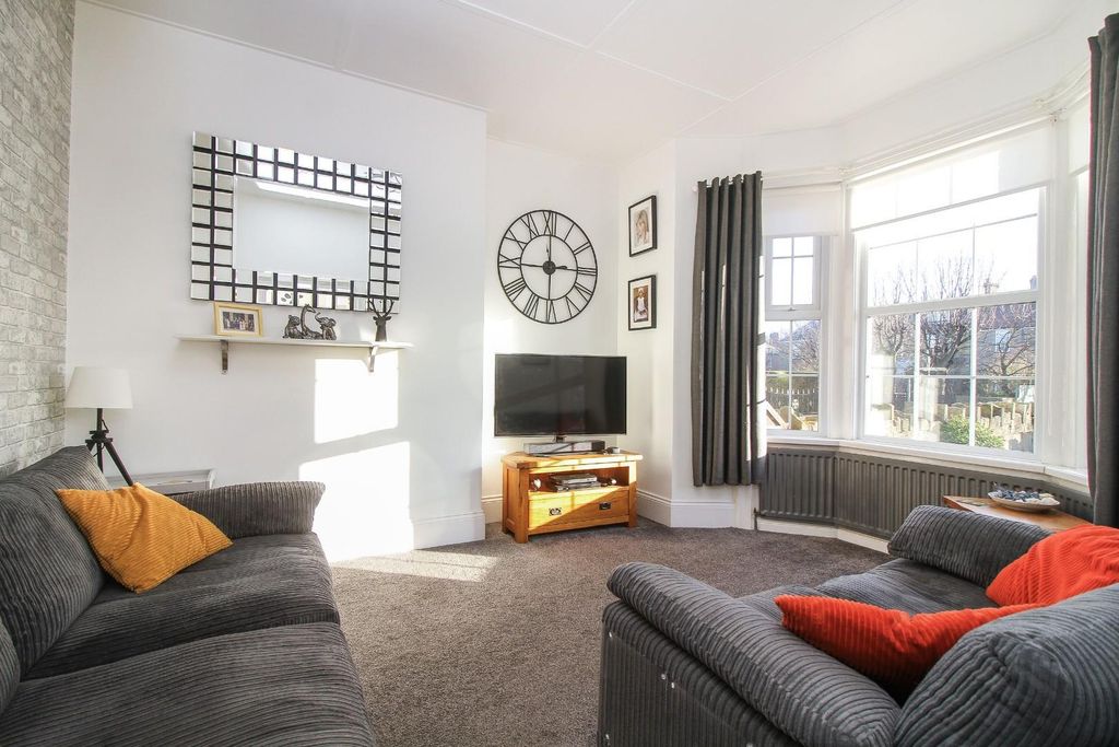 Property photo 2 of 13 2