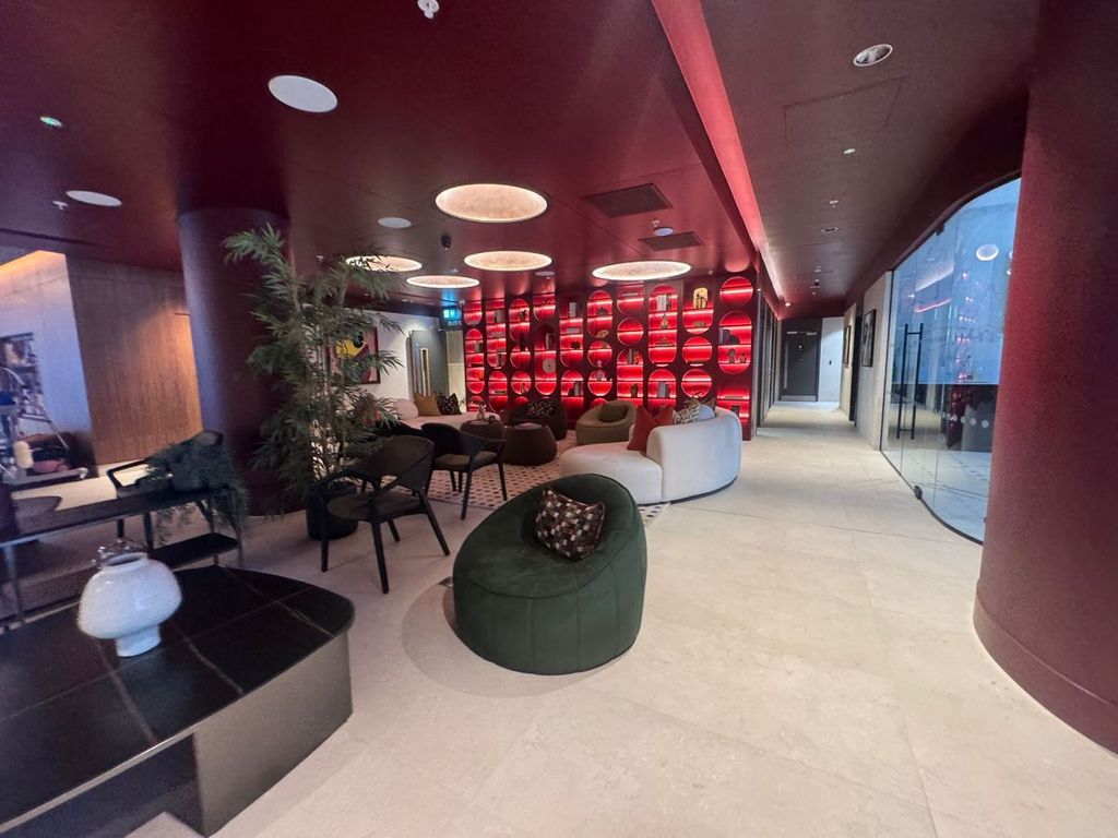 Property photo 3 of 18