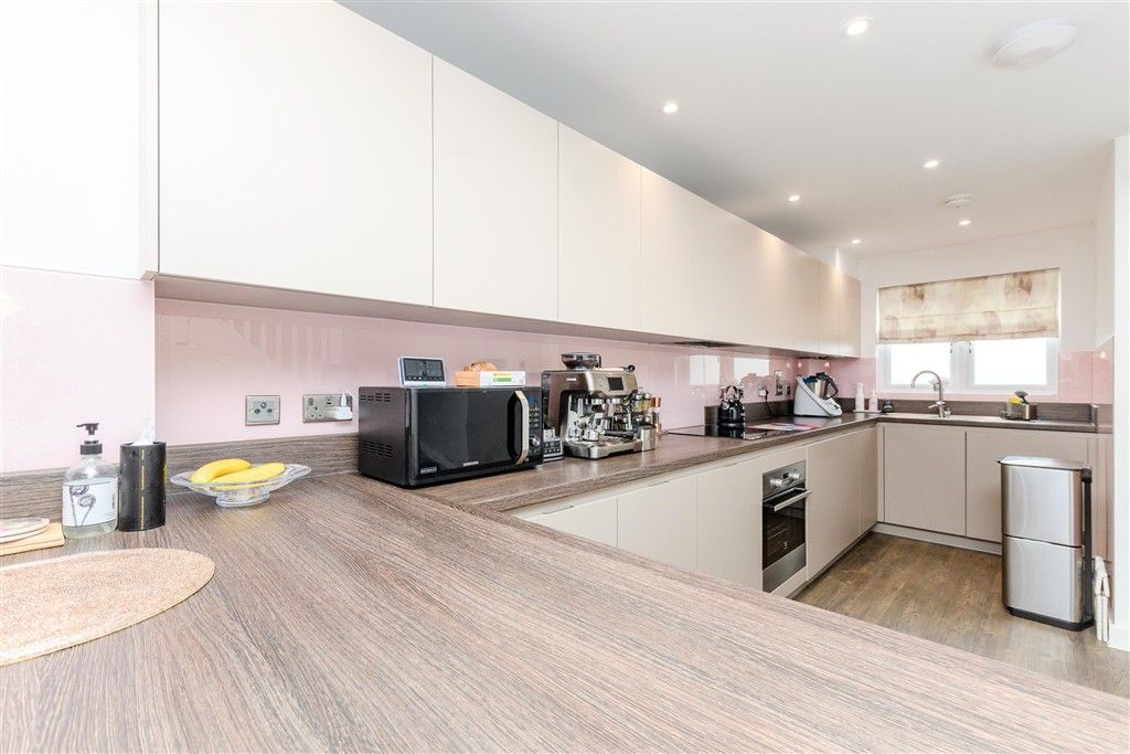 Property photo 2 of 6 Kitchen