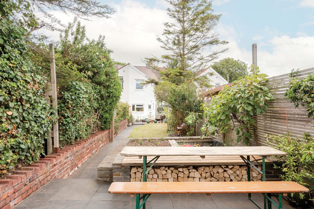 Property photo 2 of 27 6