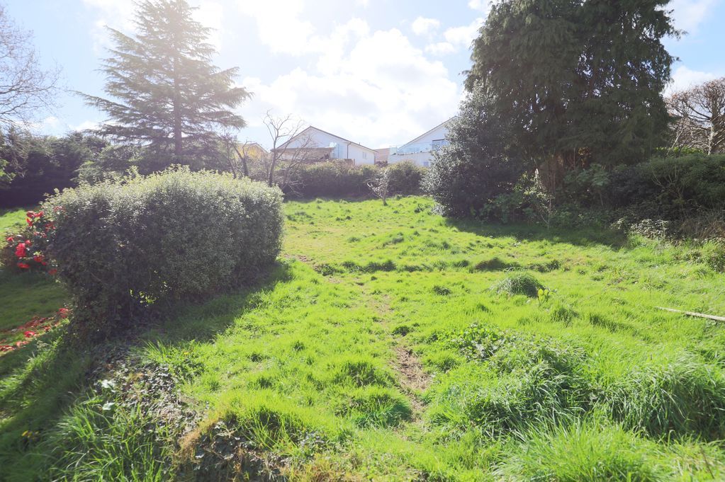 Property photo 3 of 7 Photo 2