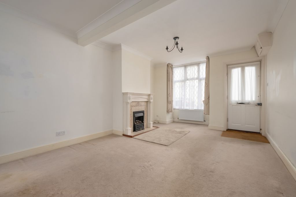 Property photo 2 of 11 Sitting / Dining Room