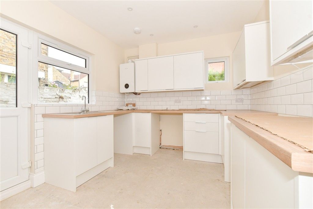 Property photo 3 of 13 Kitchen/ Breakfast Area