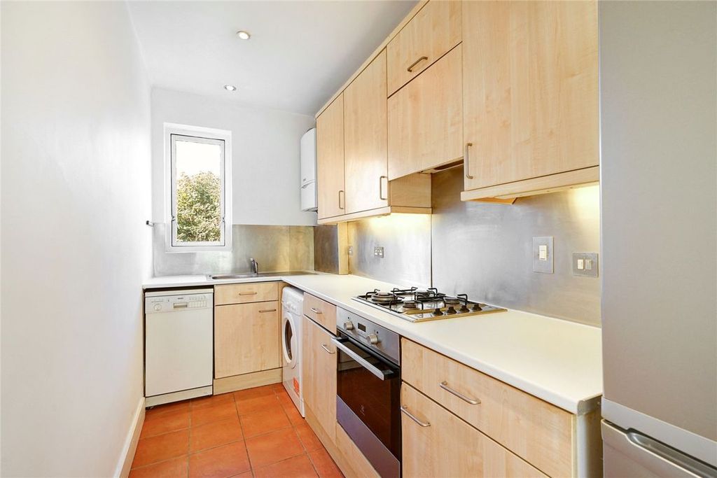 Property photo 3 of 6