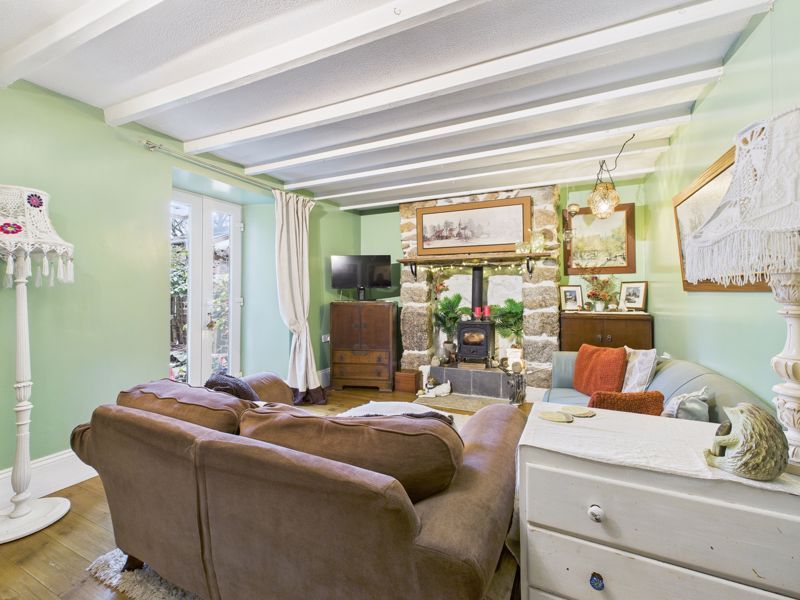 Property photo 3 of 12 Lounge
