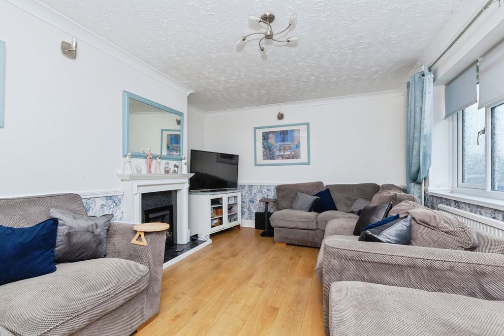 Property photo 2 of 15
