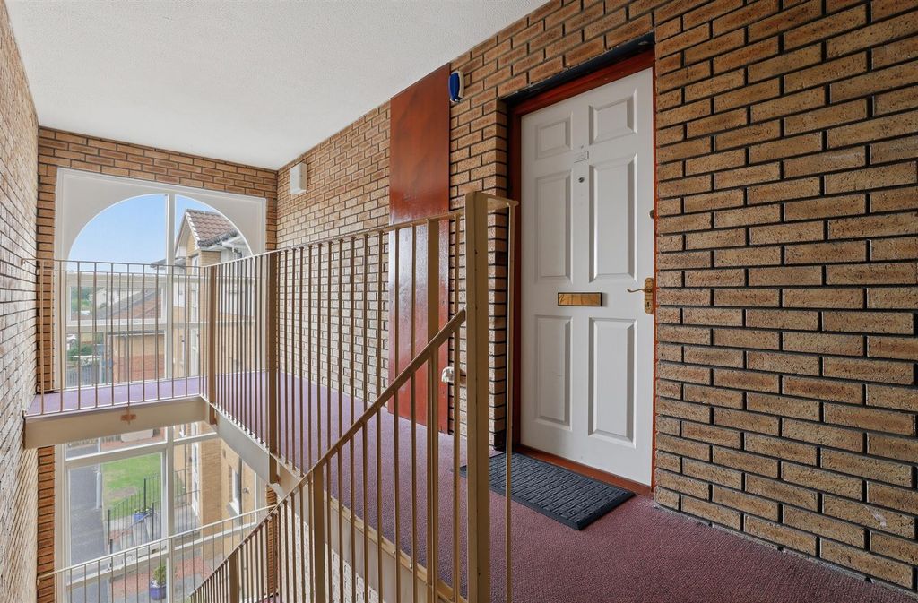 Additional image 4 of 2 bed flat for saleQueen Elizabeth Court, Clydebank G81