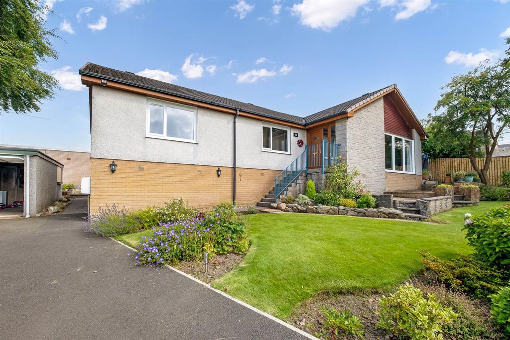 Property photo 1 of 43