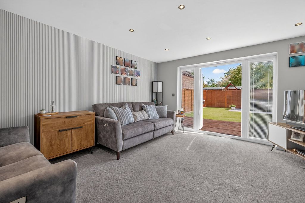 Property photo 2 of 37