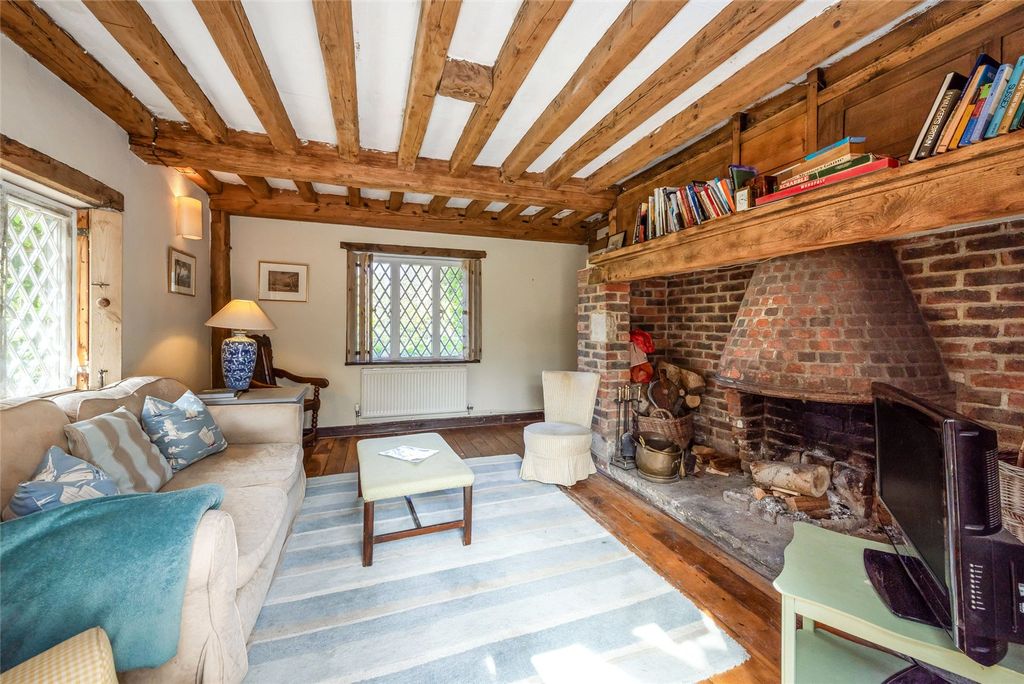 Property photo 2 of 16 Sitting Room