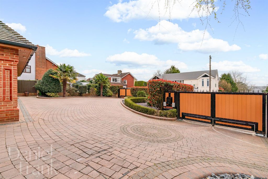 Additional image 51 of 5 bed detached house for saleWest View, Loughton IG10