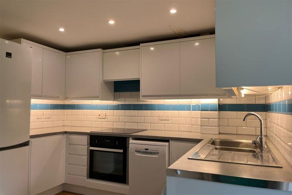 Property photo 2 of 11 Kitchen