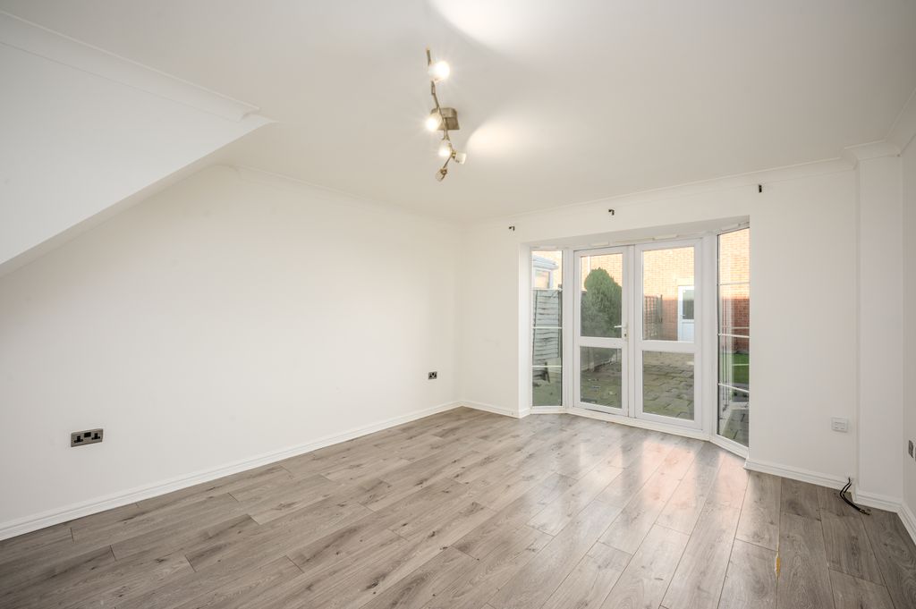 Property photo 3 of 25 02