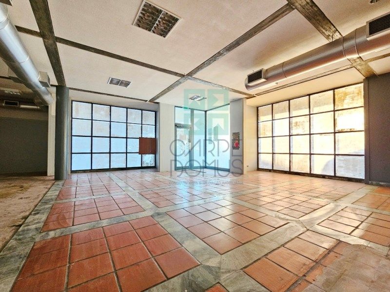 Property photo 1 of 65