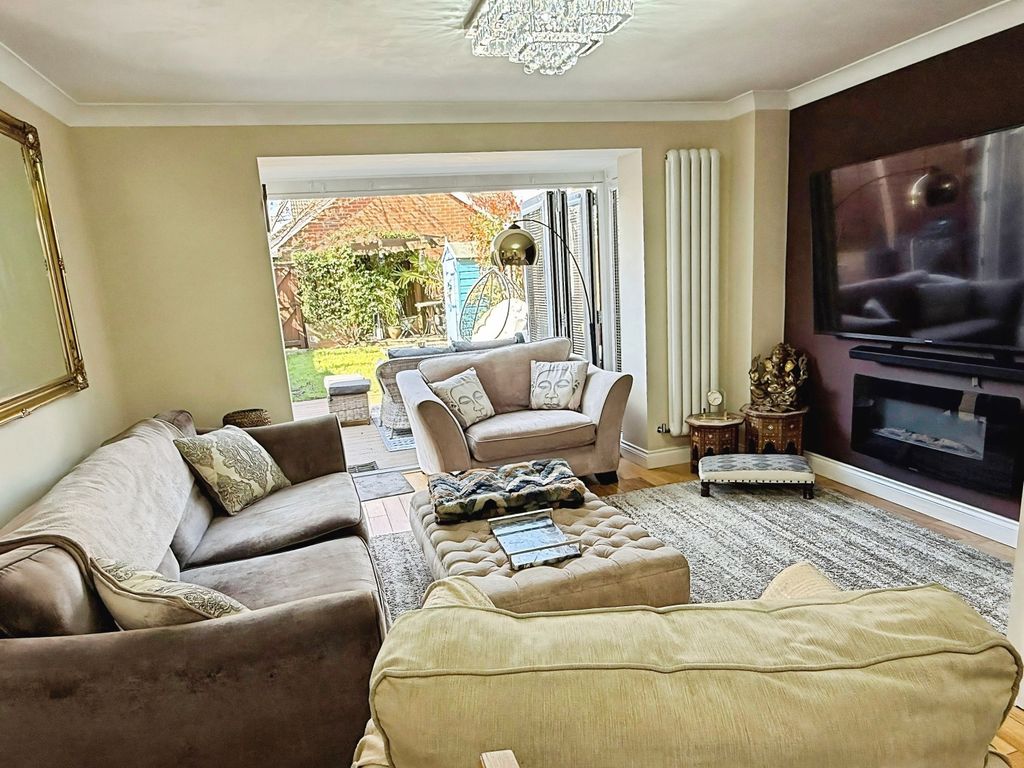 Property photo 2 of 26